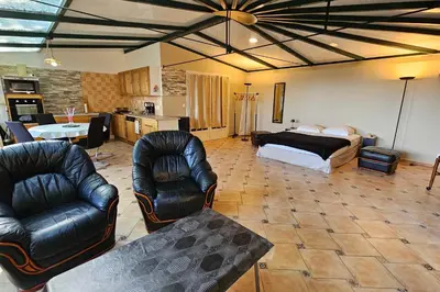 Cuisine ou kitchenette dans l'établissement Beautiful loft for 2 with lovely terrace in a quiet location