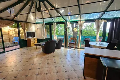 Coin salon dans l'établissement Beautiful loft for 2 with lovely terrace in a quiet location