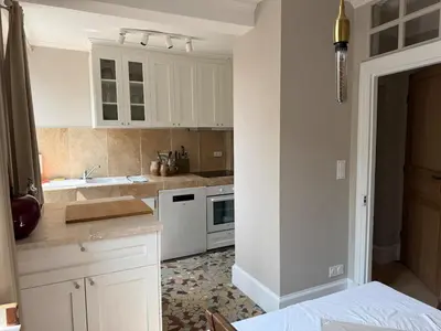 Cuisine ou kitchenette dans l'établissement Appartement 1er étage dans maison de maître