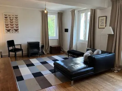 Coin salon dans l'établissement Appartement 1er étage dans maison de maître