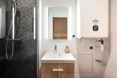 Salle de bains dans l'établissement Moderne & Confortable, Au cœur de Rouen