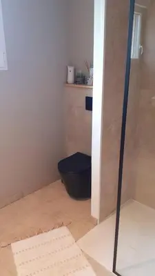 Salle de bains dans l'établissement La Bergeronnette