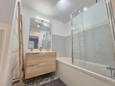 Salle de bains dans l'établissement Appartement Le Sea's Home Centre Historique