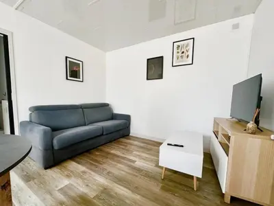 Télévision ou salle de divertissement dans l'établissement Le Fatio - Studio Terrace - WiFi - 2 people