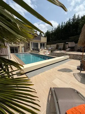 Piscine de l'établissement Sddeco ou située à proximité
