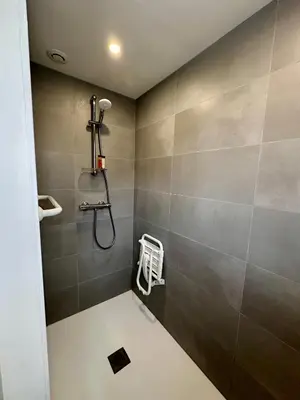 Salle de bains dans l'établissement La Casa Cesar Maison 10 couchages