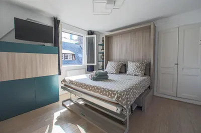 Télévision ou salle de divertissement dans l'établissement Joli studio design en plein coeur de Rouen