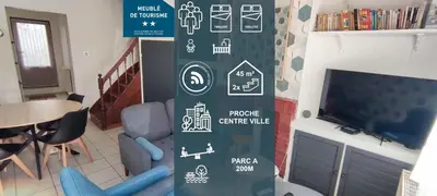 Télévision ou salle de divertissement dans l'établissement Le Morel