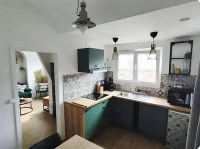 Cuisine ou kitchenette dans l'établissement Appartement centre ville Amiens