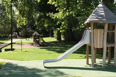 Aire de jeux pour enfants de l'établissement Le Gîte De Malaunay