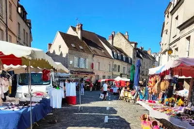 Clients de l'établissement Charming House in the Heart of Senlis Design & Comfort