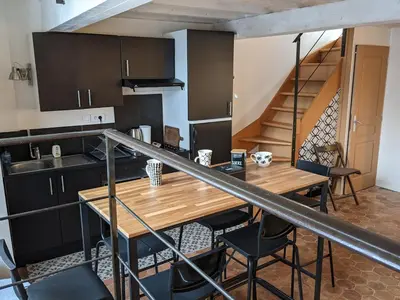 Cuisine ou kitchenette dans l'établissement Maison de village à Omerville