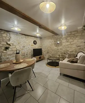 Télévision ou salle de divertissement dans l'établissement Cœur de Villers