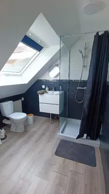 Salle de bains dans l'établissement Les tournesols