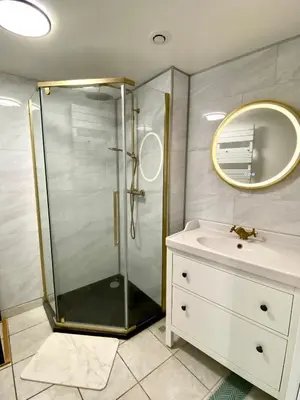 Salle de bains dans l'établissement La maison des Hortillonnages, le calme dans Amiens