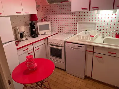 Cuisine ou kitchenette dans l'établissement Appartement T2 Dieppe