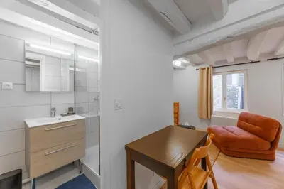 Plan de l'établissement Studio centre historique - Le Beauvoisin - WiFi