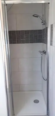 Salle de bains dans l'établissement L hirondelle