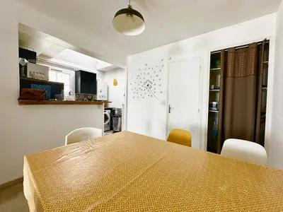 Cuisine ou kitchenette dans l'établissement Le Falguière - 2ch