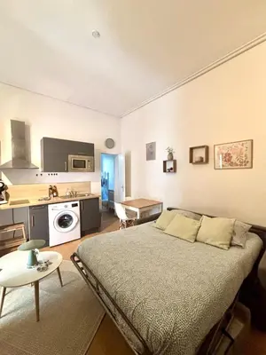 Cuisine ou kitchenette dans l'établissement Charment studio dans le centre ville de Dieppe