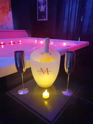 Boissons dans l'établissement Love Room Lili Bulle