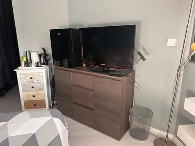 Cuisine ou kitchenette dans l'établissement Chambre pour 4 personnes avec SdB privative et jacuzzi