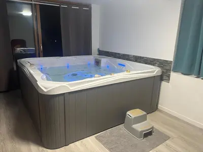 Plan de l'établissement Chambre pour 4 personnes avec SdB privative et jacuzzi