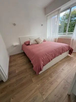 Un ou plusieurs lits dans un hébergement de l'établissement Appartement neuf, moderne et lumineux à Vernon