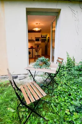 Jardin de l'établissement L'ombelle - Studio vert d'eau avec petit extérieur