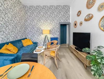 Coin salon dans l'établissement Superbe appartement avec hauteur sous plafond à Poissy en plein centre Ville Ideal professionnels couples et famille