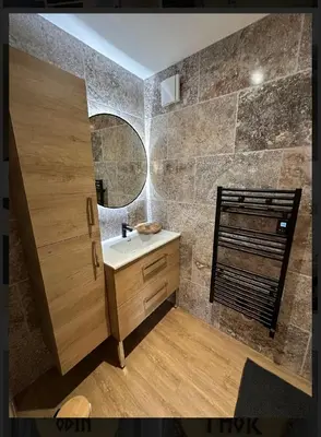Salle de bains dans l'établissement Le VALHALLA chambre freya