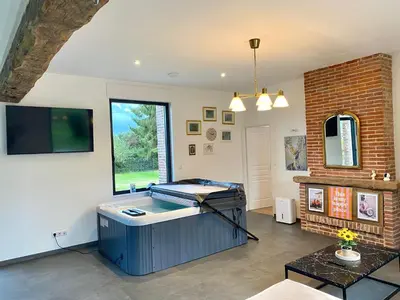Télévision ou salle de divertissement dans l'établissement Prestige House & Spa