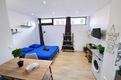 Cuisine ou kitchenette dans l'établissement Studio avec terrasse