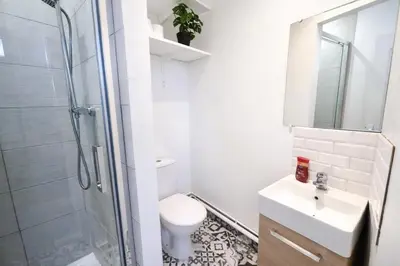Salle de bains dans l'établissement Studio avec terrasse