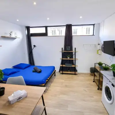 Studio avec terrasse
