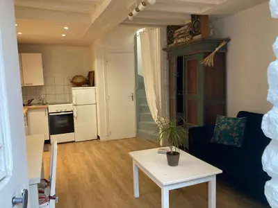 Cuisine ou kitchenette dans l'établissement Maison Cosy et Typique au Coeur de Maule