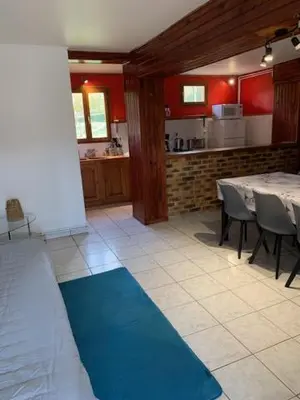 Cuisine ou kitchenette dans l'établissement A l'orée des bois