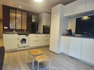 Cuisine ou kitchenette dans l'établissement Appartement entier T2 proche gare de Cergy préfecture