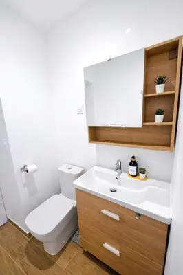 Salle de bains dans l'établissement Gare Oissel - Le Paon