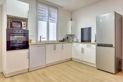 Cuisine ou kitchenette dans l'établissement L'explorateur - Entièrement refait - Hyper centre