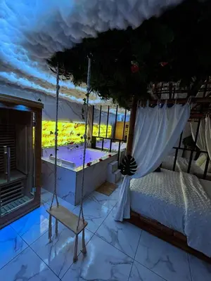Piscine de l'établissement Spa and relaxation, love room ou située à proximité