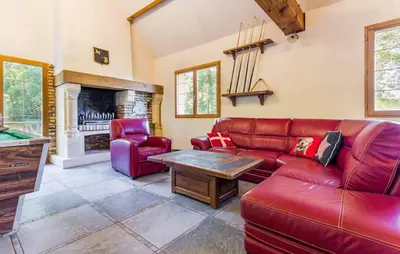 Coin salon dans l'établissement Amazing Home In Acquigny