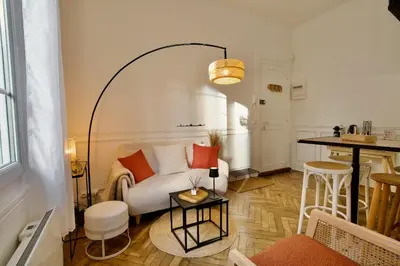 Coin salon dans l'établissement Le 38 F2 de charme rénové proche Vieux-Marché