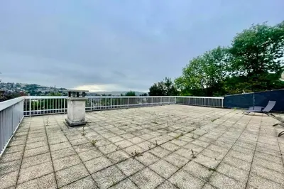 Balcon ou terrasse dans l'établissement Le Papillon F3 moderne avec terrasse et parking