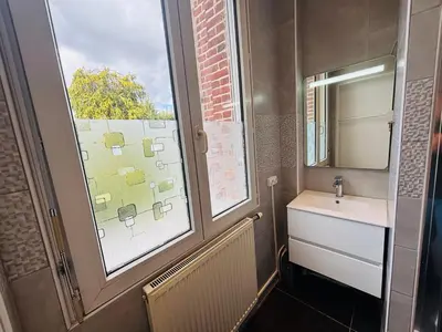 Salle de bains dans l'établissement Maison Piscine Sauna Fitness Pickle Ball Salle Jeux