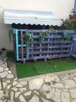 Jardin de l'établissement Magnifique Studios proche de Paris dans le Yvelines