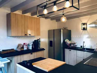 Cuisine ou kitchenette dans l'établissement Superbe Maison 1h15 de Paris