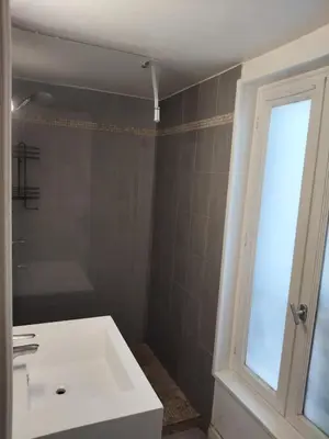Salle de bains dans l'établissement Appartement charmant et moderne à Poissy