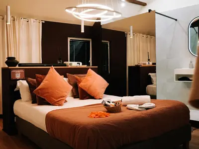Un ou plusieurs lits dans un hébergement de l'établissement Chambre XXL, Luxueux, Home Cinéma, Jardin