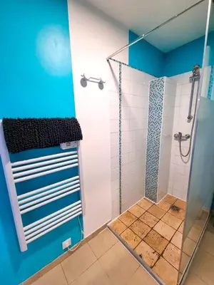Salle de bains dans l'établissement Votre pied-à-terre idéal proche gare de Rouen